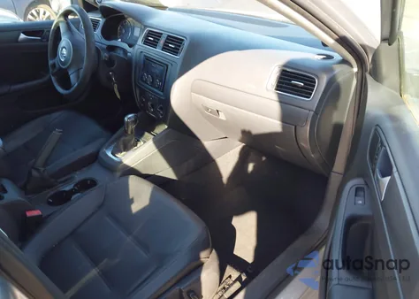 2014 Volkswagen Jetta 1.8T Se z USA, uszkodzony, nr VIN 3VWD17AJ0EM264612